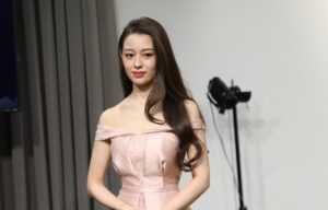 Wer ist Gina Alice Redlinger? Alles über die Pianistin